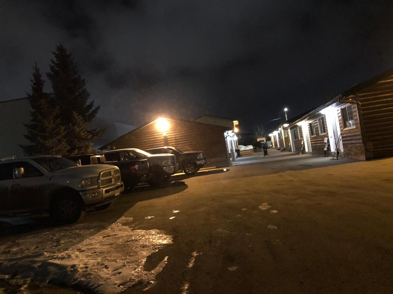 Alpine Motel Rocky Mountain House Exterior foto
